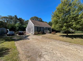 16 Hudson Ave, Oak Bluffs, MA 02557