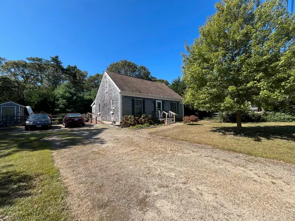 16 Hudson Ave, Oak Bluffs, MA 02557