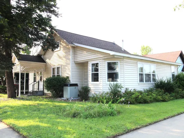 778 E 3rd St, Winona, MN 55987