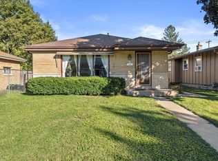 5714 N 92nd St, Milwaukee, WI 53225