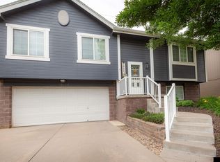 18664 R St, Omaha, NE 68135