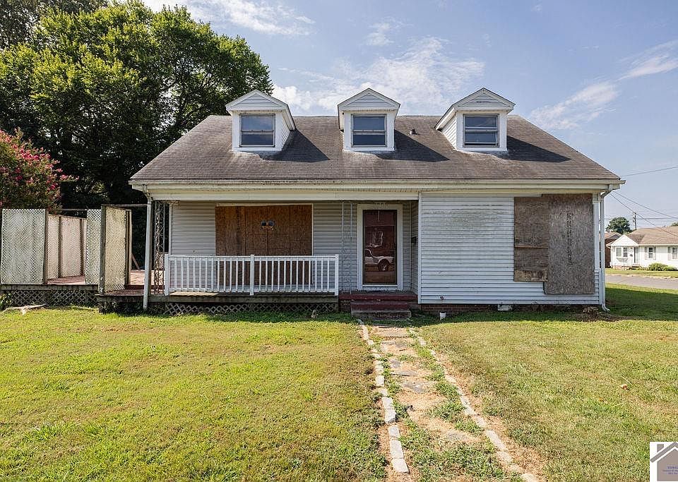 1st image of 611 Green St