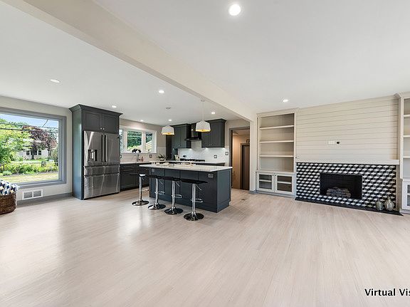 3rd image of 10029 W Manor Dr