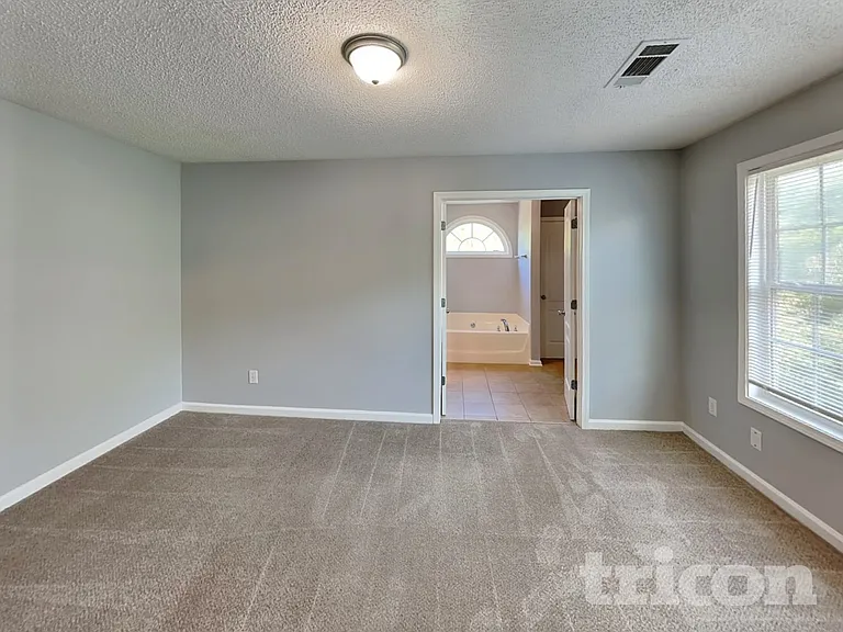 420 Denali Ct — Photo 8
