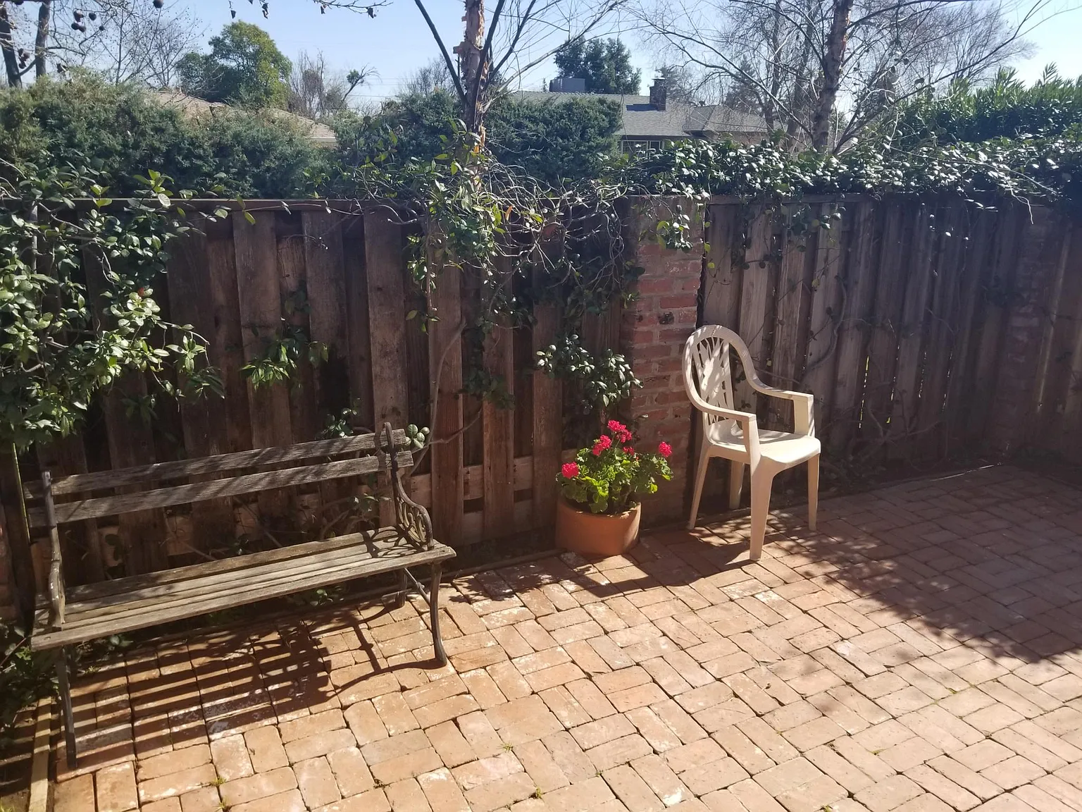 2 bed, 750 sqft, $2,100 — Photo 4
