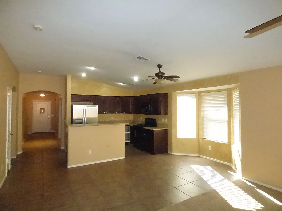 Building Photo - 14082 W Rosewood Dr