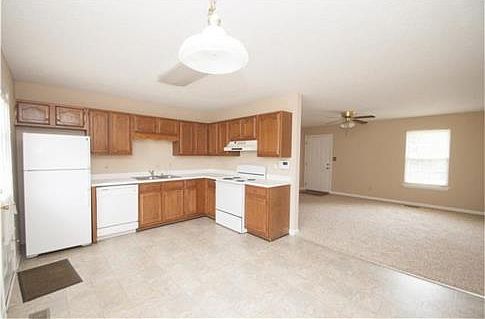 5th image of 925 Linda Dr