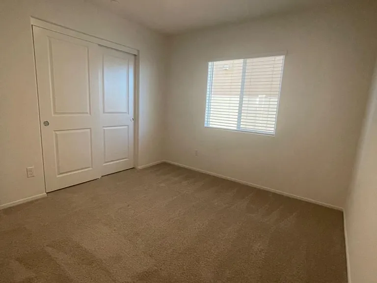 30906 Challenger Ct — Photo 7