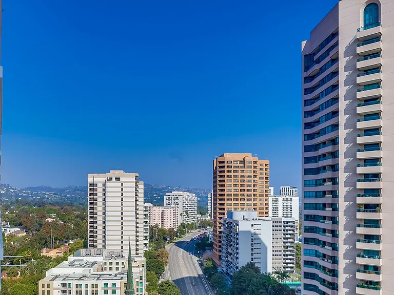10501 Wilshire Blvd #2008 — Photo 11