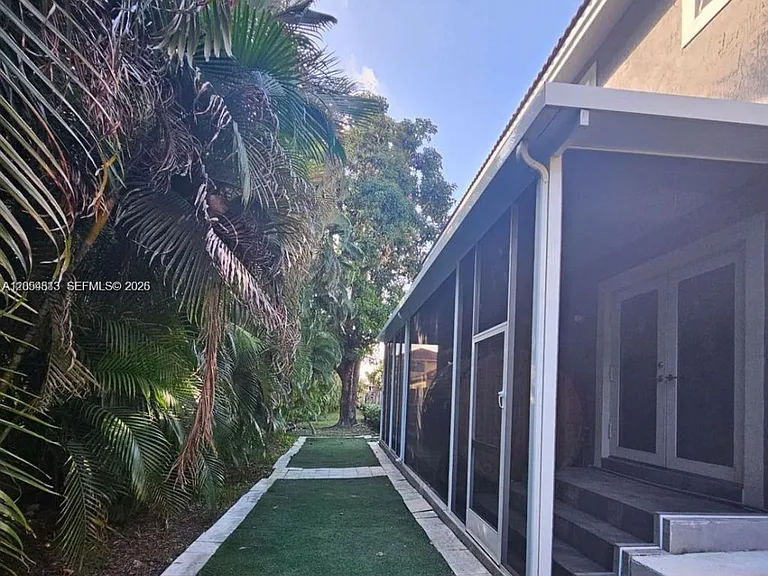 5754 NW 98th Ave — Photo 36