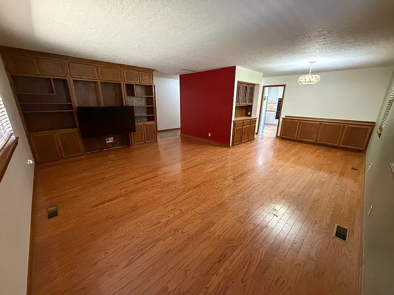 2517 Chateau Dr — Photo 5