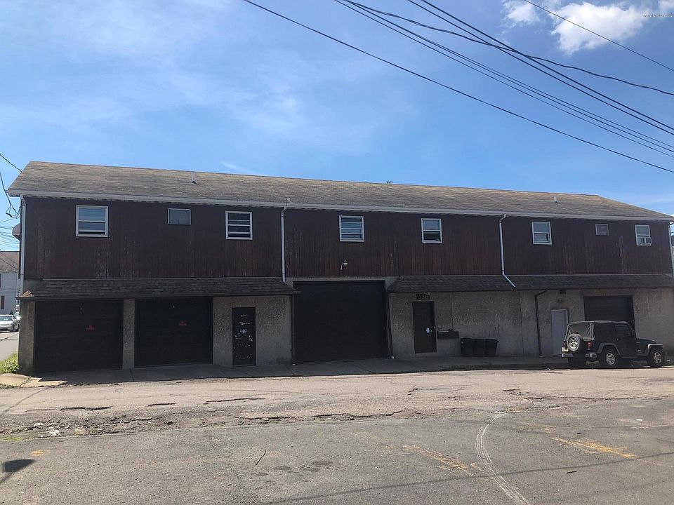 2nd image of 330 W 5th St