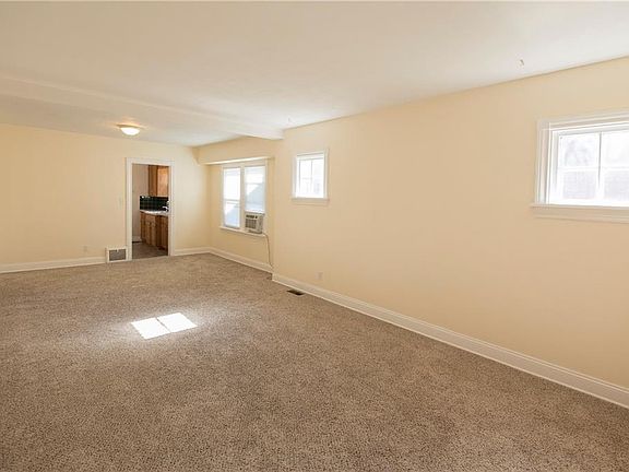 2nd image of 13806 Wainstead Ave