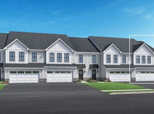 8 Whisper Ridge Way, Woodbridge, CT 06525