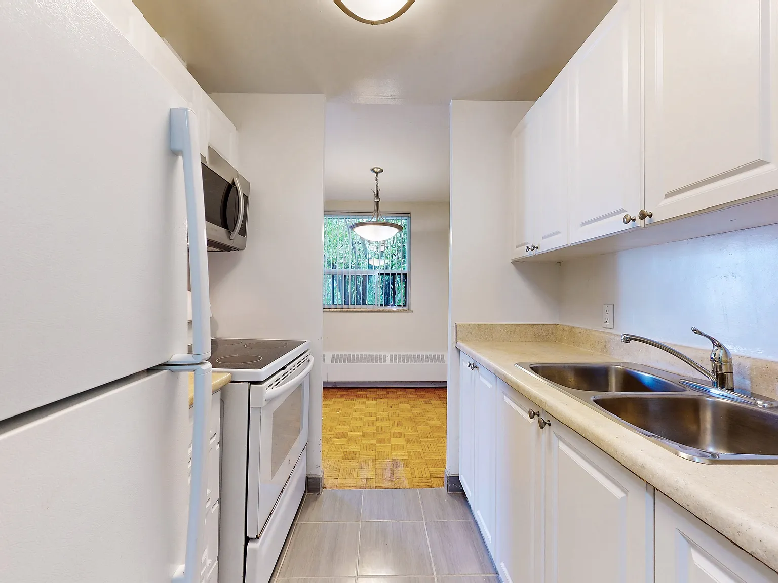 22 Elkhorn Drive - The Richelieu — Photo 3