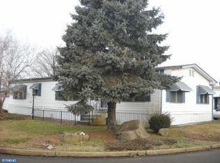9924 Lindley Dr, Morrisville, PA 19067