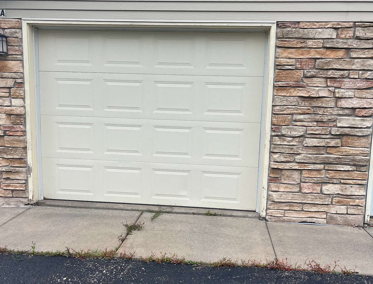 2 bed, 1000 sqft, $1,225 — Photo 1