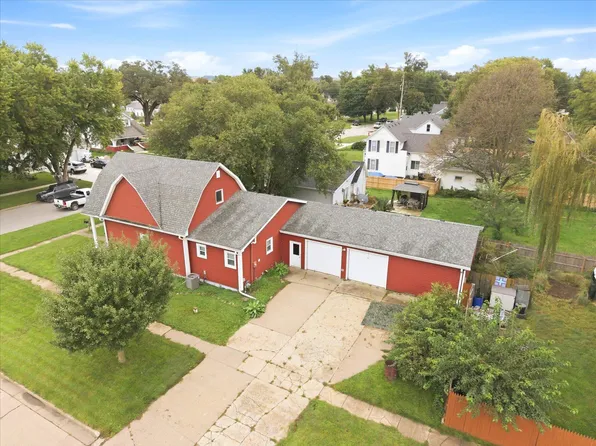 409 Weare St, Woodbine, IA 51579