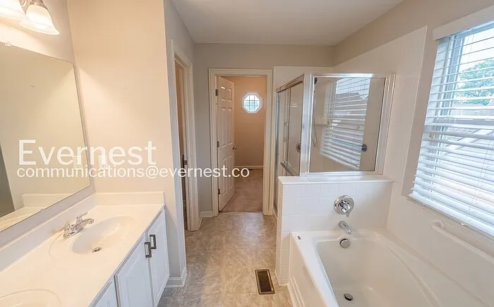 1084 Ashcraft Ave — Photo 12