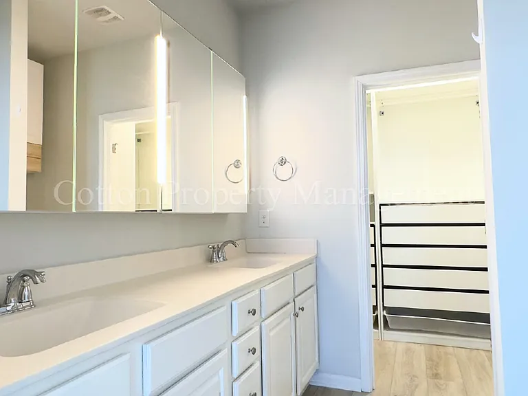 7313 Chipley Dr — Photo 16