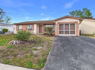 11351 NW 39th Pl, Sunrise, FL 33323