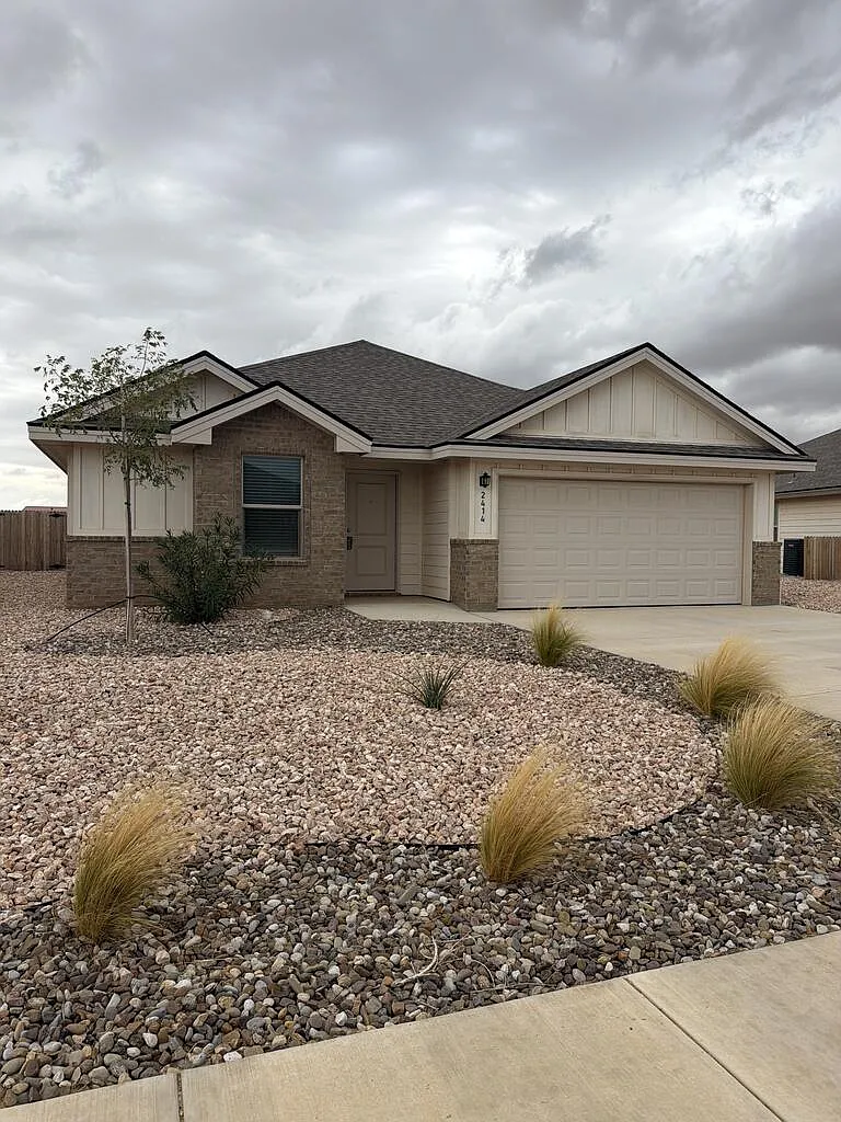 3 bed, 2.0 bath, 1500 sqft, $2,475 — Photo 1