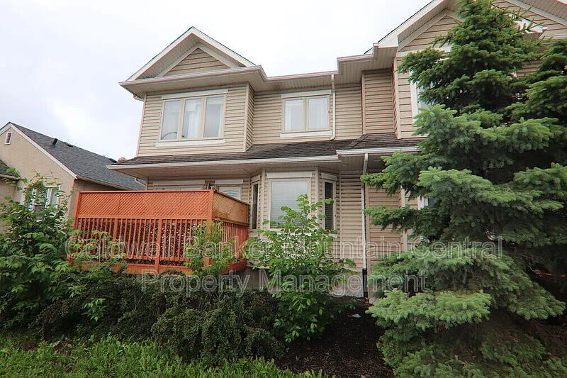 4 bed, 2.0 bath, 1700 sqft, $1,750 — Photo 2