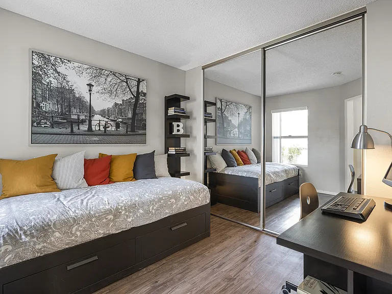 BROOKWOOD VILLAS — Photo 15