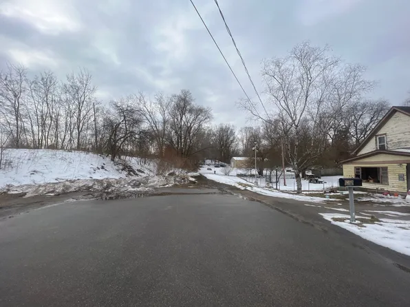 3527 Carlton Ave NE, Grand Rapids, MI 49525