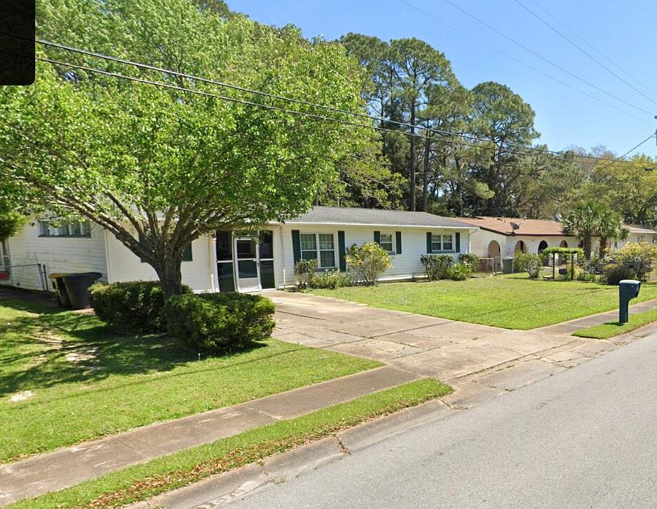 1st image of 123 Robinwood Dr SW