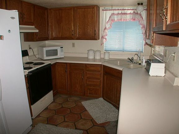 3rd image of 6114 E Hannibal St