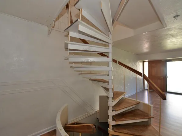 3333 5th AVENUE #5D, South Milwaukee, WI 53172