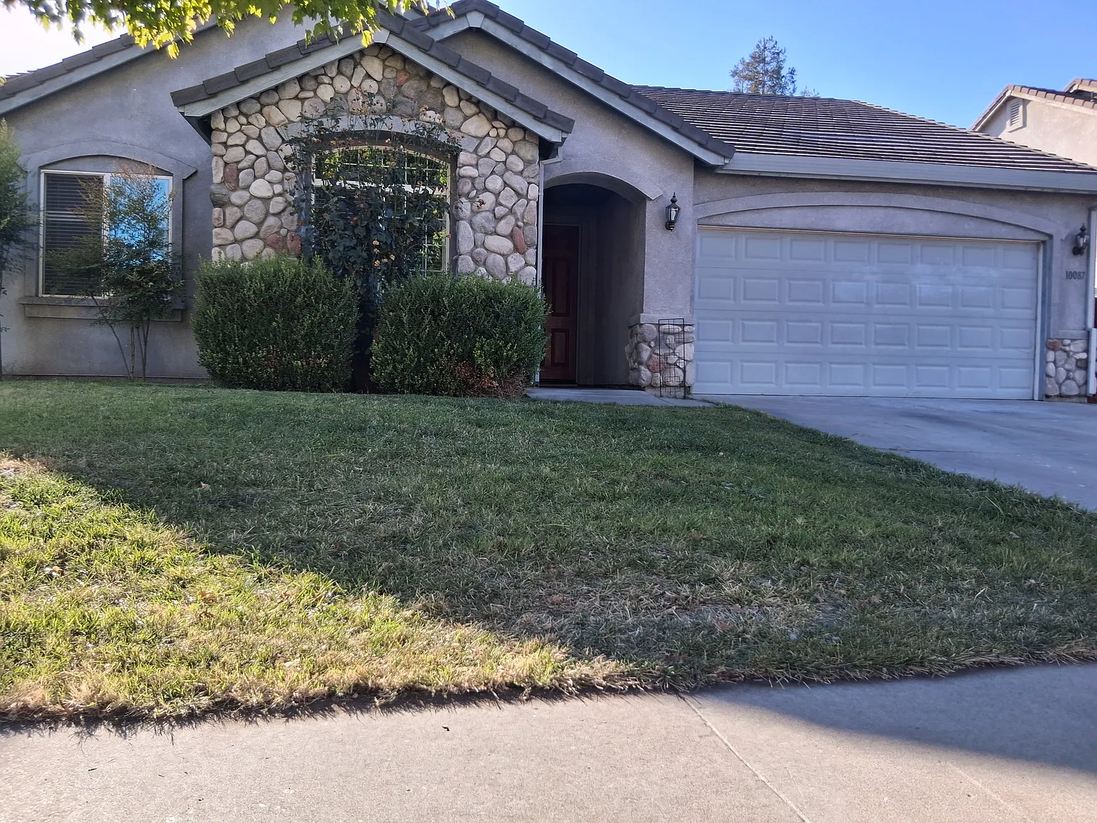 4 bed, 1795 sqft, $2,890 — Photo 3