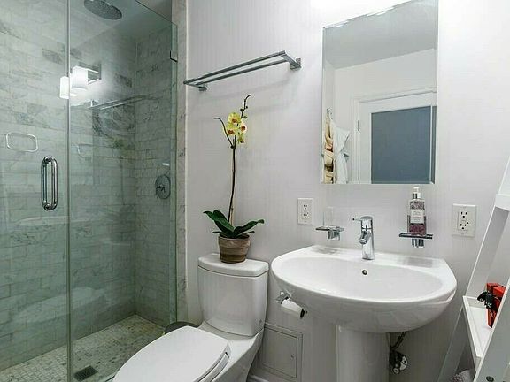 5th image of 260 W 20th St #3K