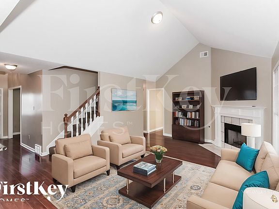3rd image of 9290 Sarsen Dr