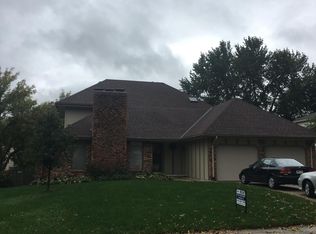 701 Oak Ridge Rd, Papillion, NE 68046