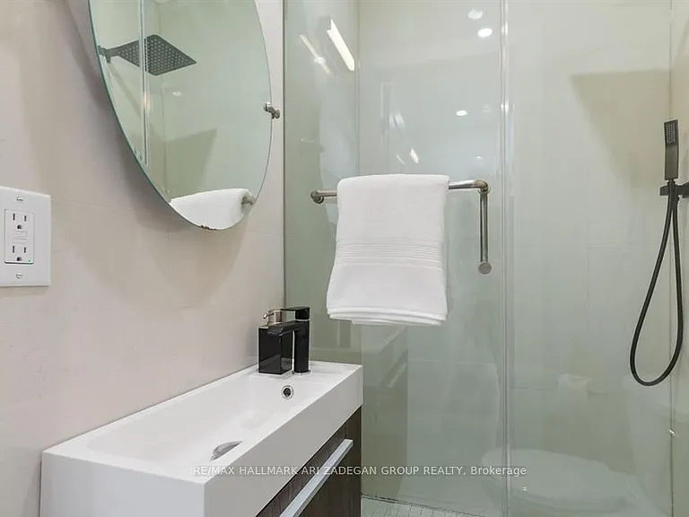 16 Minto St #2 — Photo 17