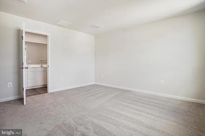 4 bed, 2.5 bath, 1680 sqft, $3,100 — Photo 4