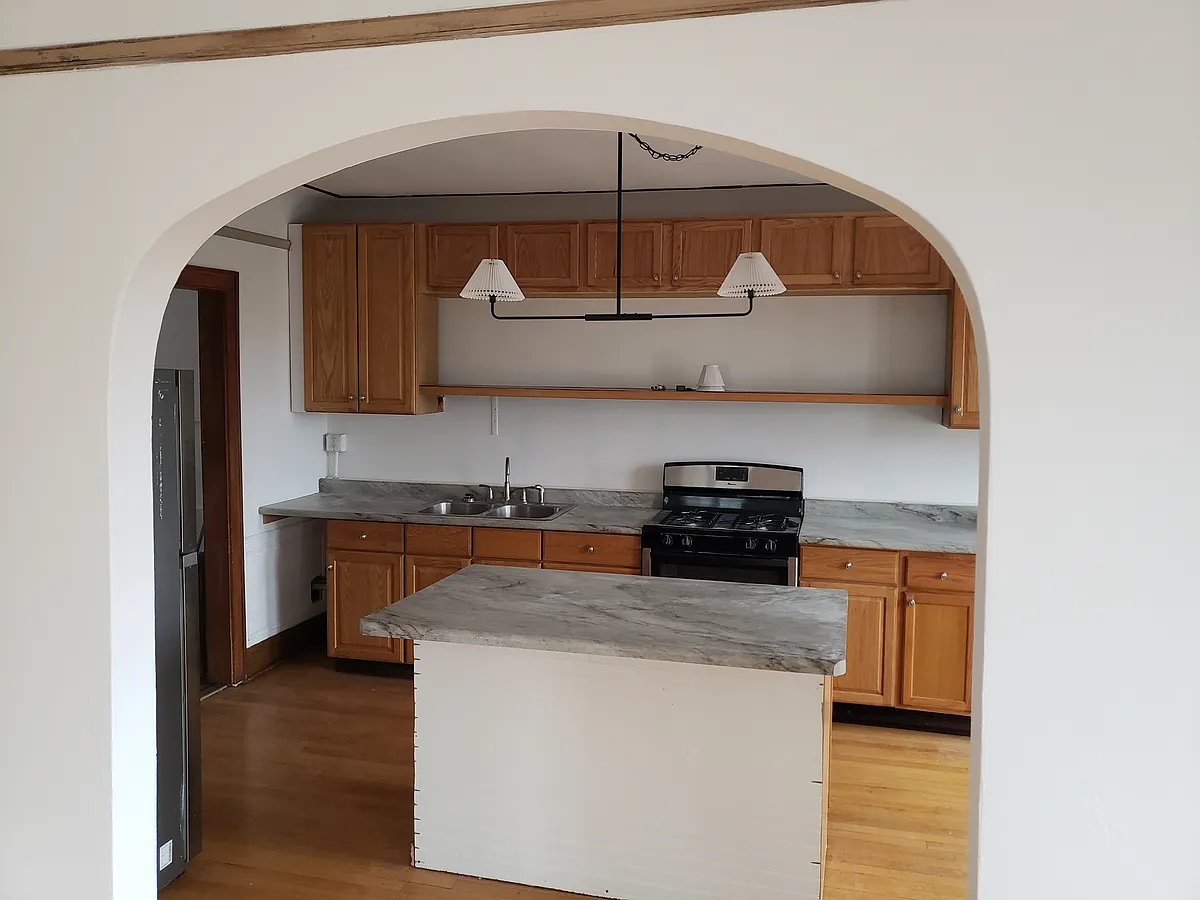 Building Photo - 60 W Washington Blvd #1F