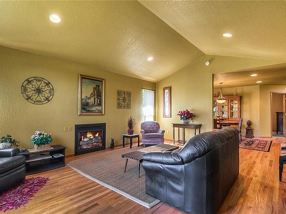 3rd image of 2037 Marion St NE