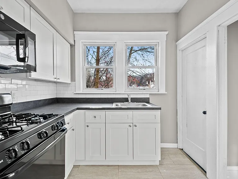 212 Taft St #REAR — Photo 2