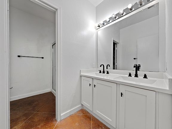 5th image of 512 Daughtrey Ave #103