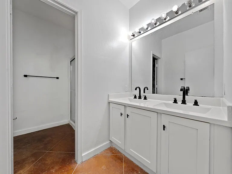 512 Daughtrey Ave #A103 — Photo 1
