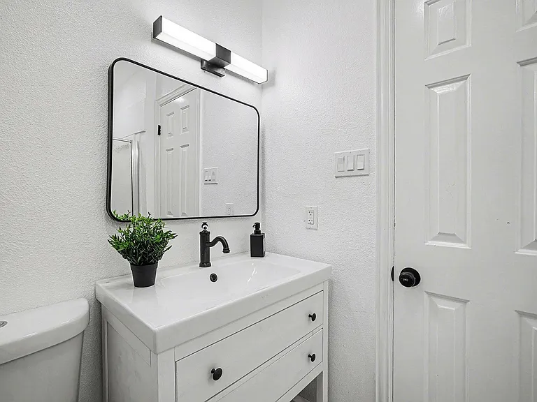 716 E Pecan St #722 — Photo 20