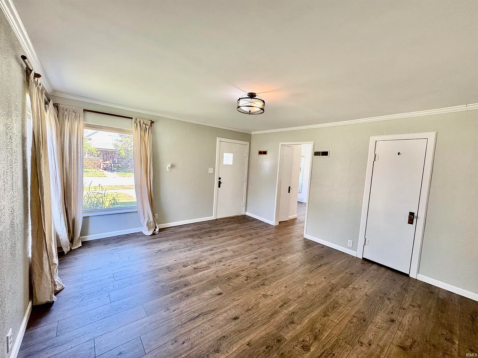 2 bed, 1.0 bath, 881 sqft, $1,100 — Photo 4