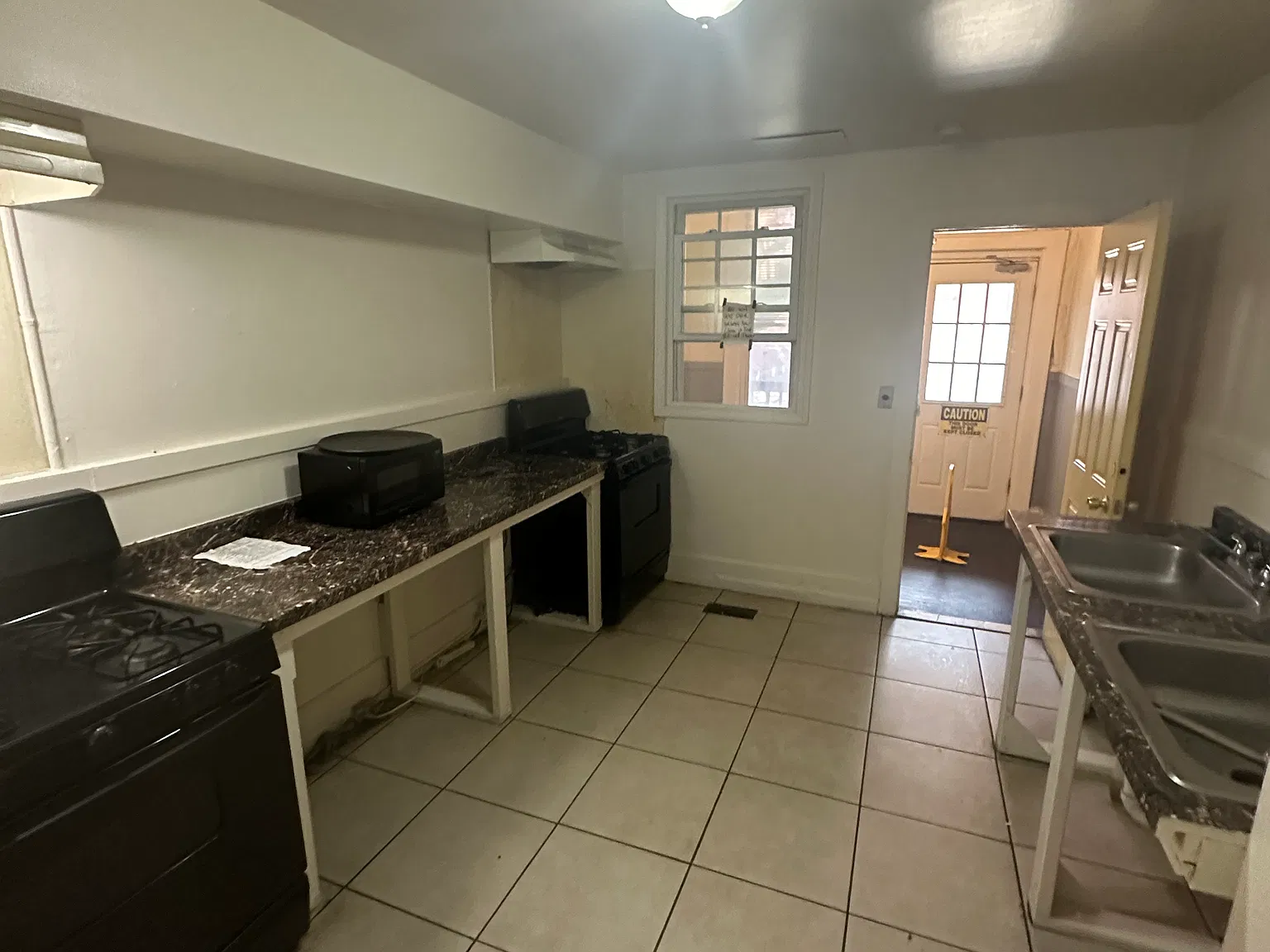 1 bed, 3880 sqft, $750 — Photo 4