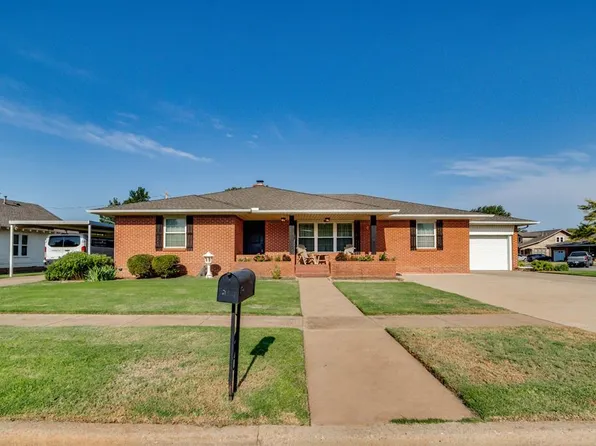 209 S 4th St, Okarche, OK 73762
