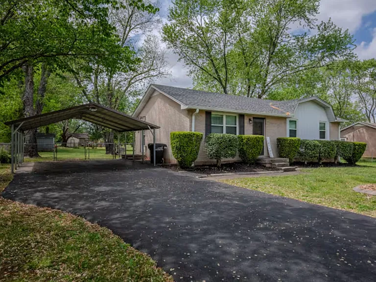 2842 Sunnyview Dr — Photo 4