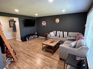 1305 Wilshire Dr #3, Stayton, OR 97383