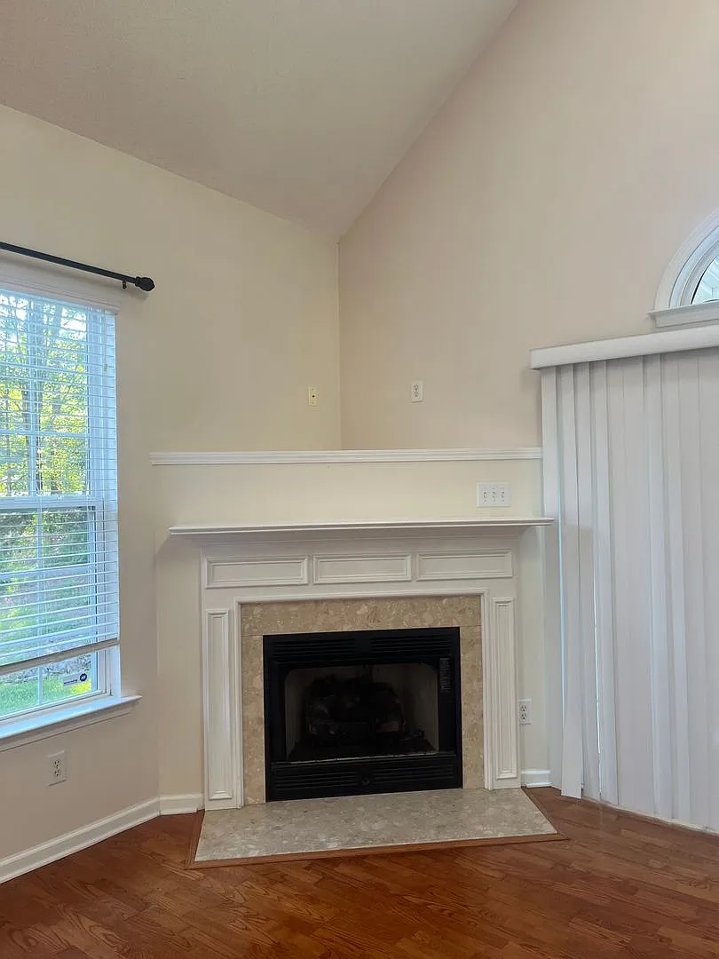 Gorgeous 3 Bed/2 Bath South Durham Townhome - Location, Location, Location! — Photo 4